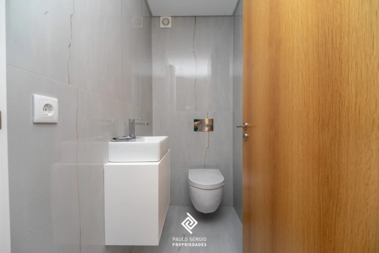 Apartamento T2 para Venda em Espinho Foto 12