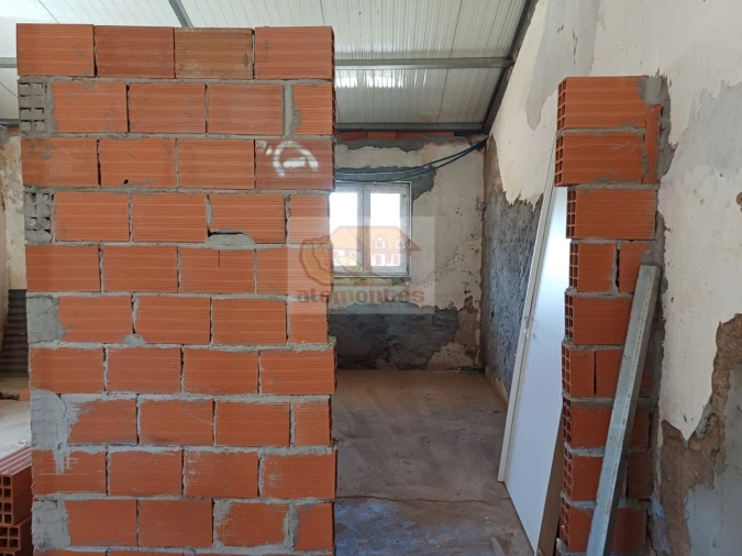 Quinta T3 para Venda em Abela Foto 14