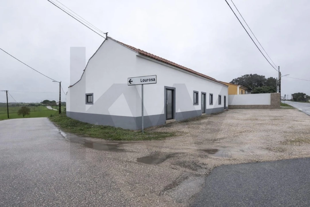Moradia T2 para Venda em Azoia de Cima e Tremês Foto 9