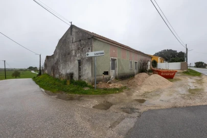Moradia T2 para Venda em Azoia de Cima e Tremês