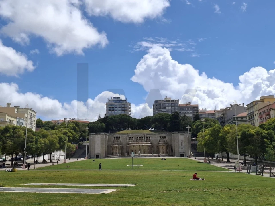 Apartamento T3 para Venda em Areeiro Foto 12