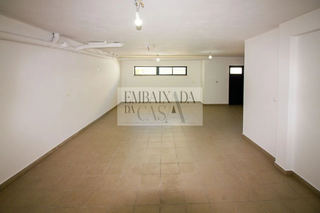 Moradia T5 para Venda em Laranjeiro e Feijó Foto 40