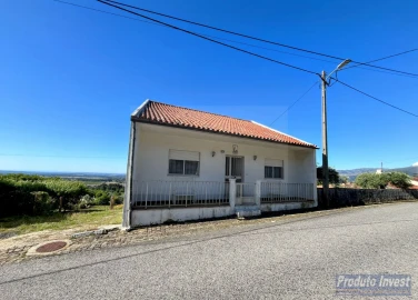Moradia T2 para Venda em Vale de Prazeres e Mata da Rainha