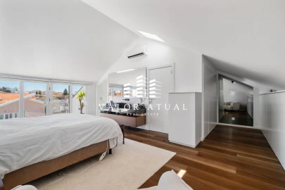Moradia T5 para Venda em Carcavelos e Parede
