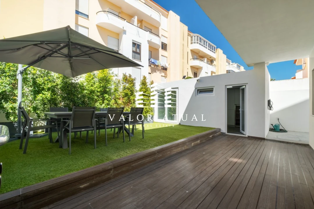 Moradia T5 para Venda em Carcavelos e Parede Foto 3