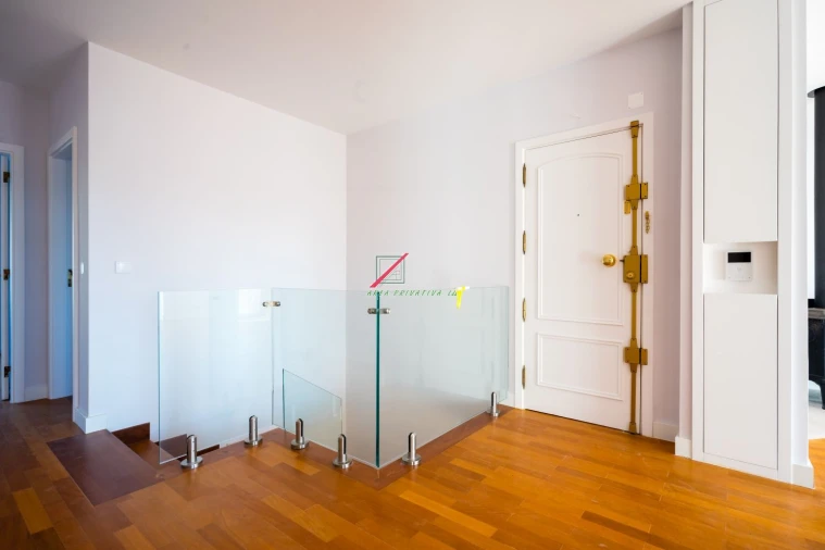 Apartamento T4 para Venda em Cascais e Estoril Foto 6
