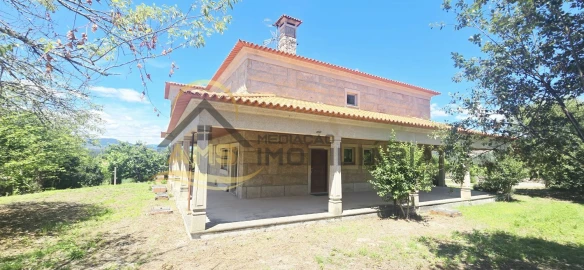 Moradia T5 para Venda em Mondim de Basto