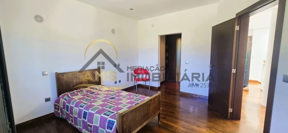 Moradia T5 para Venda em Mondim de Basto