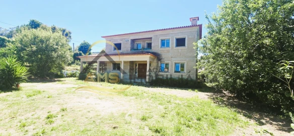 Moradia T5 para Venda em Mondim de Basto