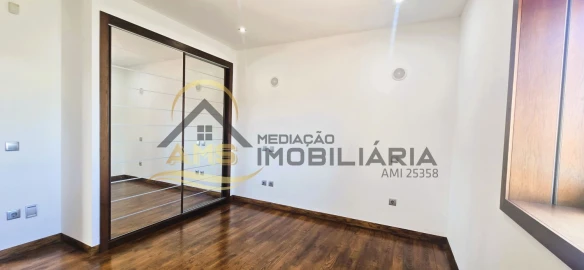 Moradia T5 para Venda em Mondim de Basto