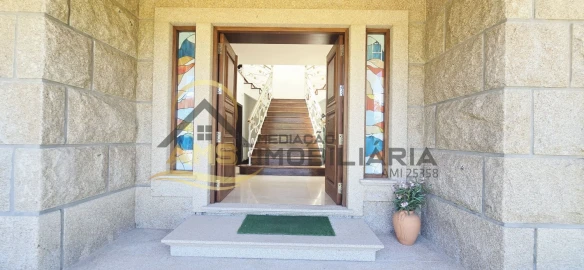 Moradia T5 para Venda em Mondim de Basto