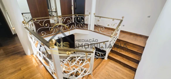 Moradia T5 para Venda em Mondim de Basto