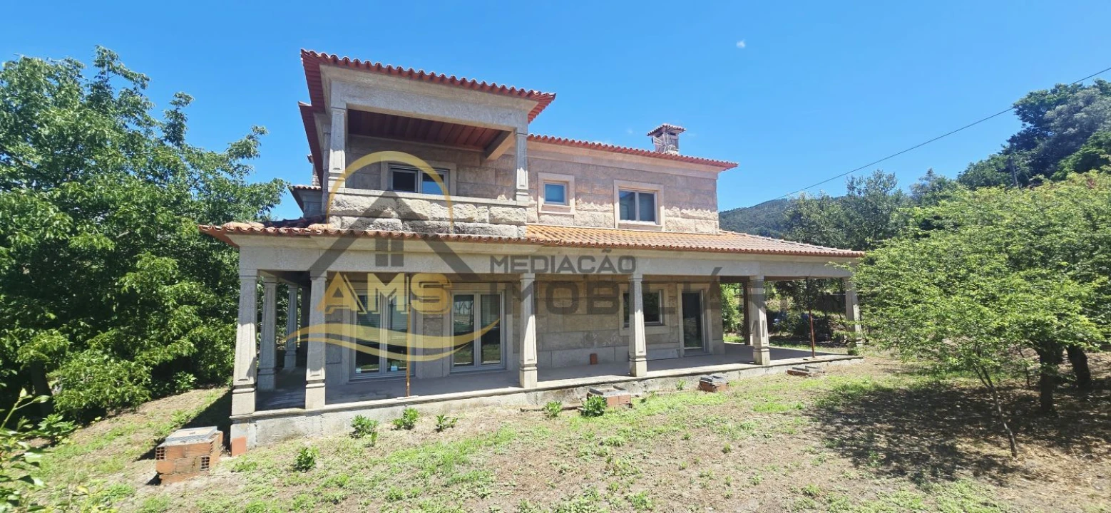 Moradia T5 para Venda em Mondim de Basto Foto 8