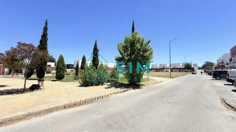 Loja para Venda em Malagueira e Horta das Figueiras