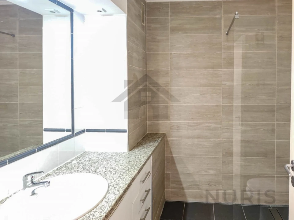 Apartamento T1 para Venda em Portimão Foto 10