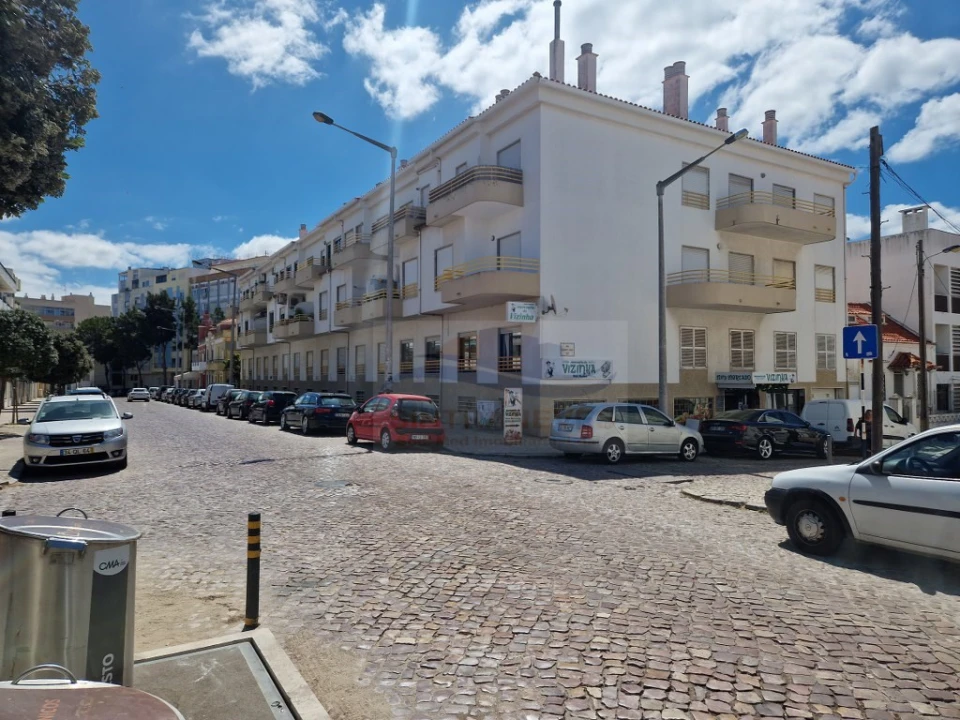 Apartamento T3 para Venda em Costa da Caparica Foto 2