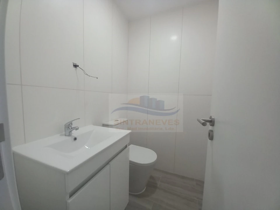 Apartamento T3 para Venda em Costa da Caparica Foto 14