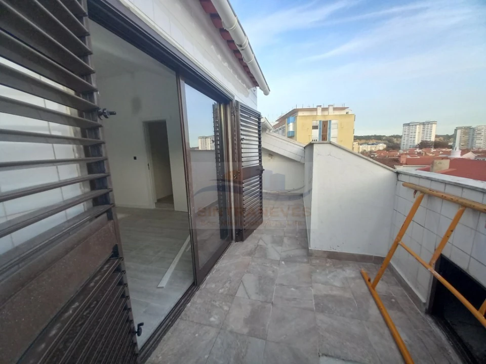 Apartamento T3 para Venda em Costa da Caparica Foto 41