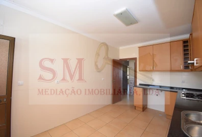 Moradia T4 para Venda em Palhais e Coina