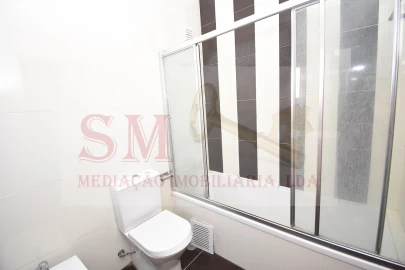 Moradia T4 para Venda em Palhais e Coina