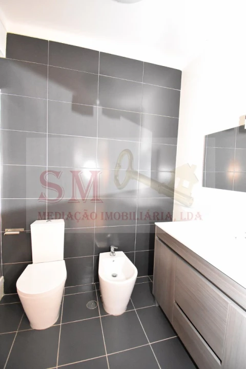 Moradia T4 para Venda em Palhais e Coina