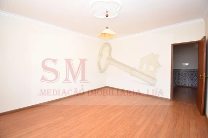 Moradia T4 para Venda em Palhais e Coina