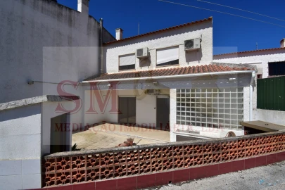 Moradia T4 para Venda em Palhais e Coina