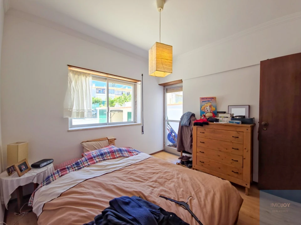 Apartamento T2 para Venda em Carcavelos e Parede Foto 11