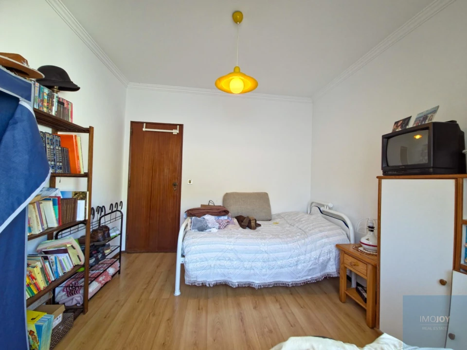 Apartamento T2 para Venda em Carcavelos e Parede Foto 17