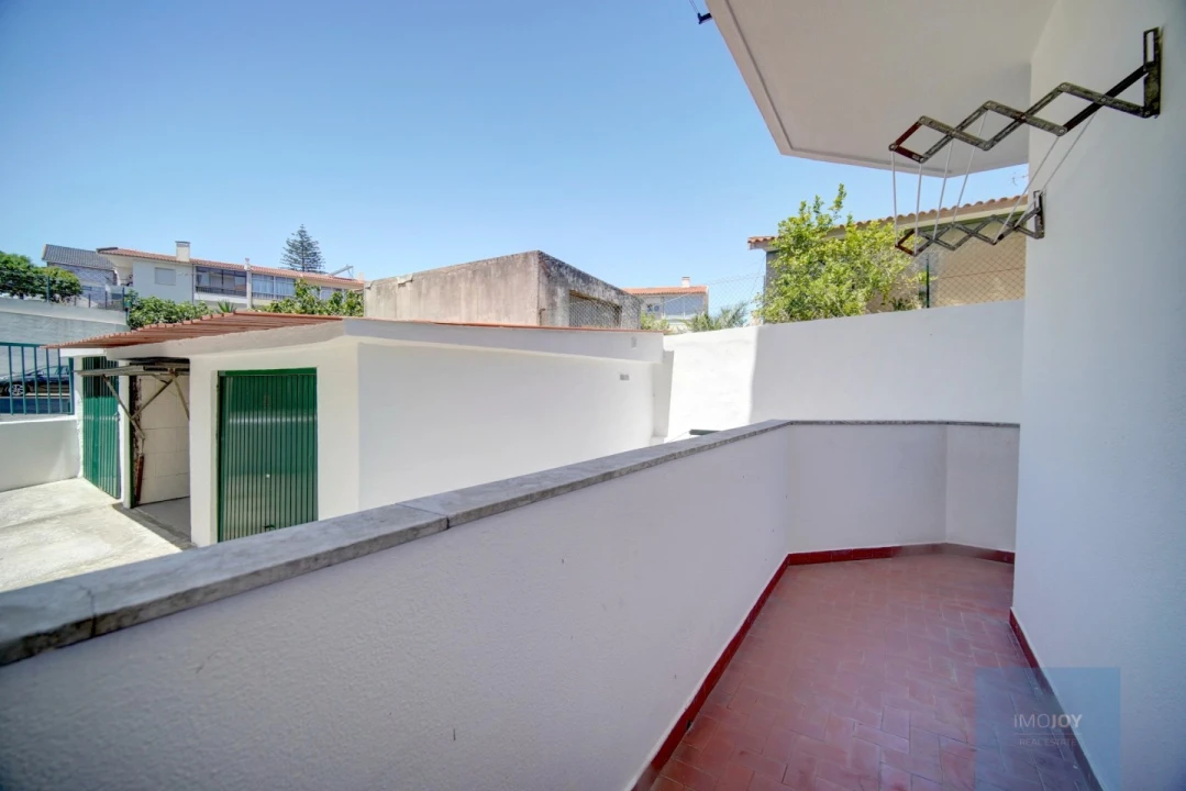 Apartamento T2 para Venda em Carcavelos e Parede Foto 14
