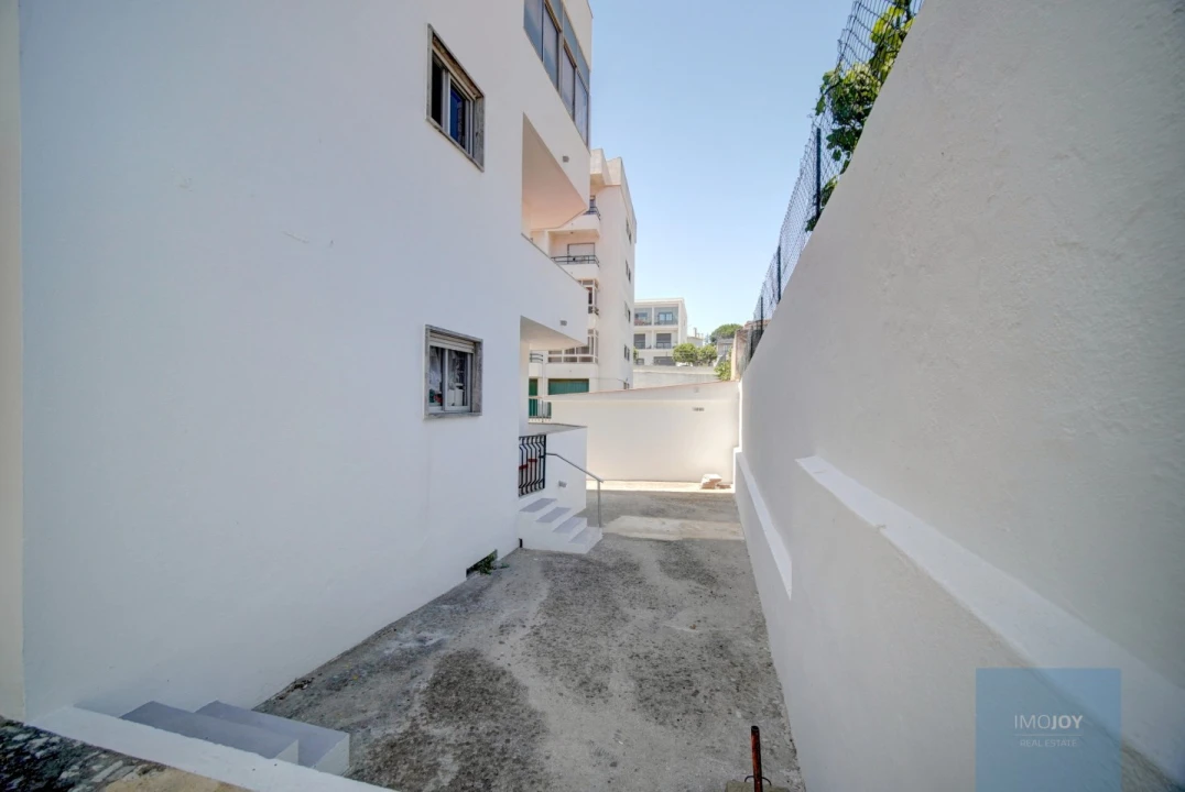 Apartamento T2 para Venda em Carcavelos e Parede Foto 34