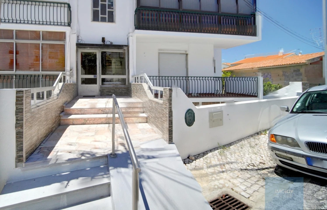Apartamento T2 para Venda em Carcavelos e Parede Foto 35
