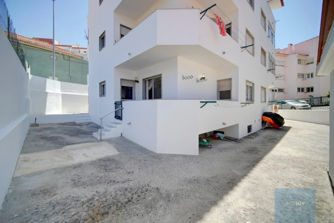 Apartamento T2 para Venda em Carcavelos e Parede Foto 36