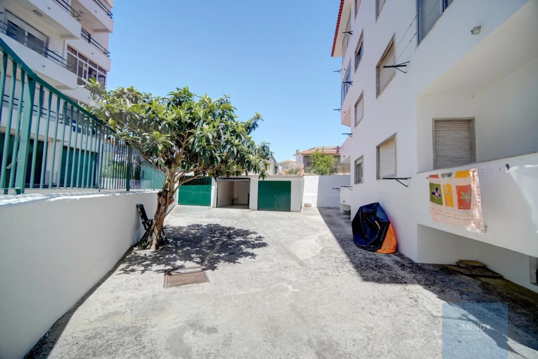 Apartamento T2 para Venda em Carcavelos e Parede Foto 38