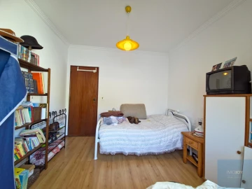 Apartamento T2 para Venda em Carcavelos e Parede