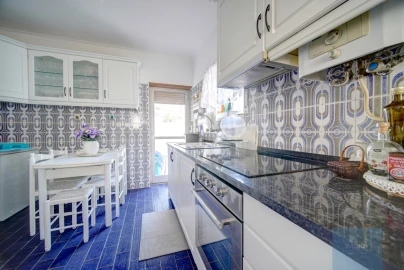 Apartamento T2 para Venda em Carcavelos e Parede