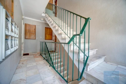Apartamento T2 para Venda em Carcavelos e Parede