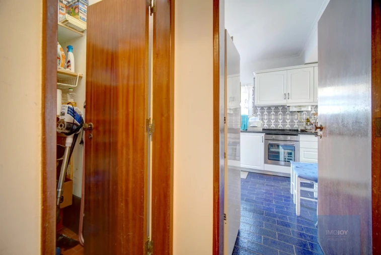 Apartamento T2 para Venda em Carcavelos e Parede Foto 8