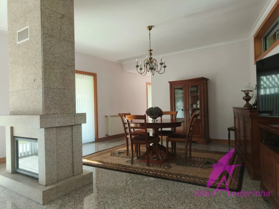 Moradia T3 para Venda em Vila Nova de Anha Foto 6
