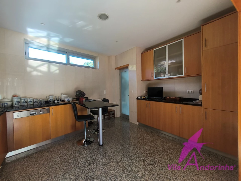Moradia T3 para Venda em Vila Nova de Anha Foto 10