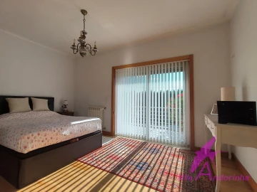 Moradia T3 para Venda em Vila Nova de Anha