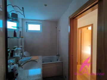 Moradia T3 para Venda em Vila Nova de Anha