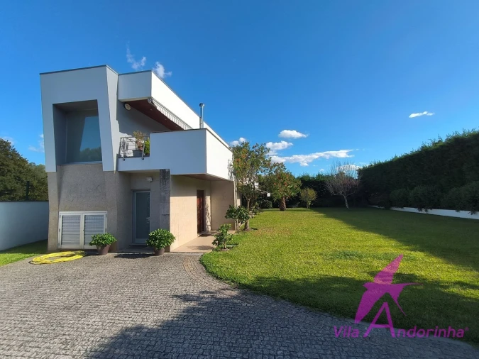 Moradia T3 para Venda em Vila Nova de Anha Foto 2