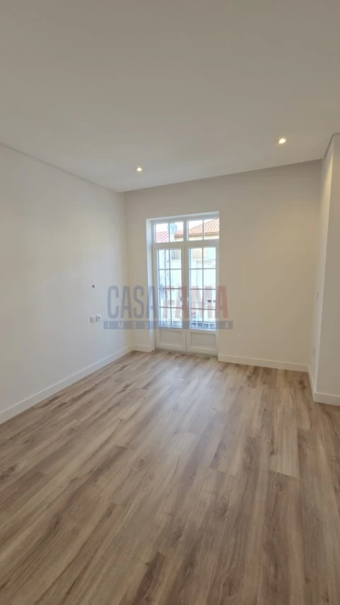 Apartamento T1 para Venda em Vila Nova de Famalicão e Calendário