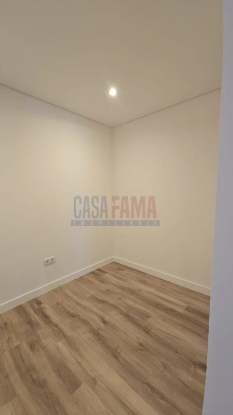 Apartamento T1 para Venda em Vila Nova de Famalicão e Calendário