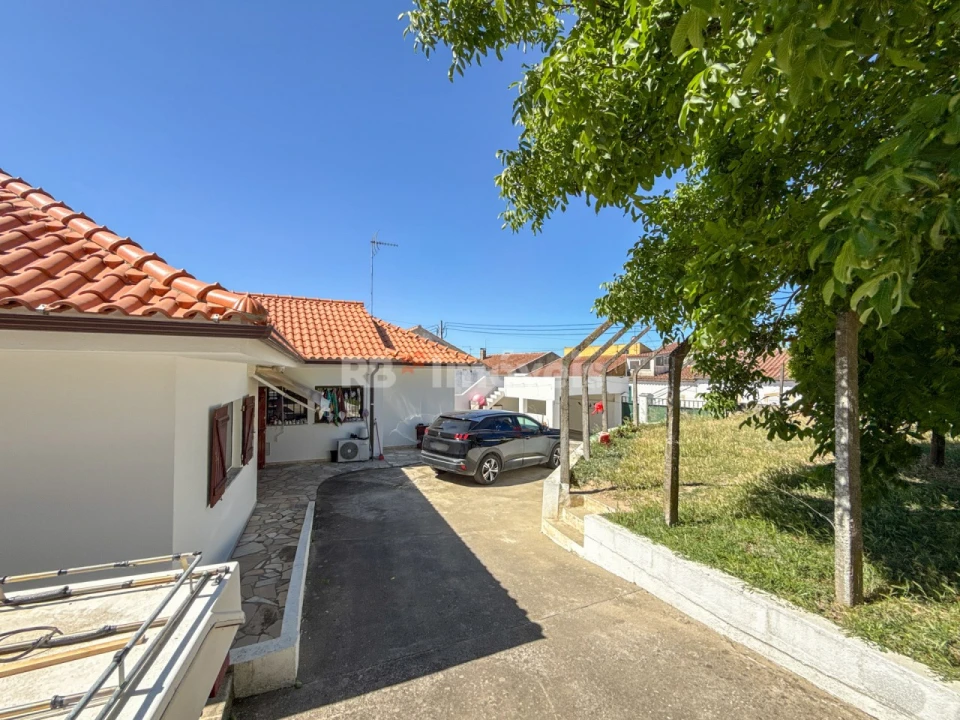 Moradia T2 para Venda em Olaia e Paço Foto 1