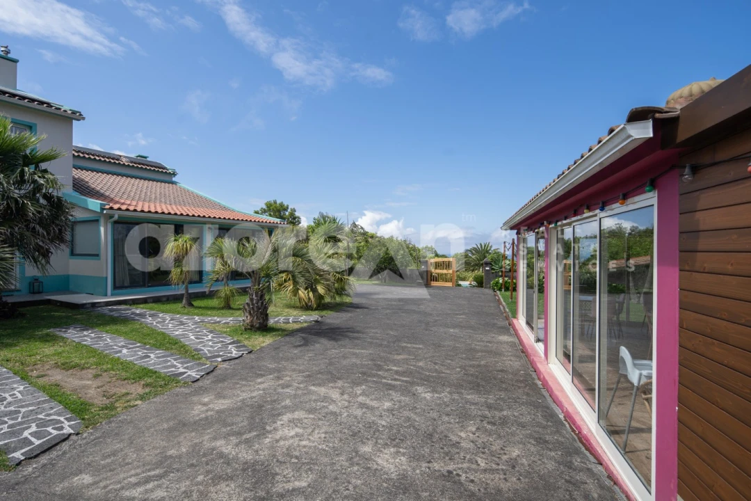 Moradia T7 para Venda em Fenais da Luz Foto 3