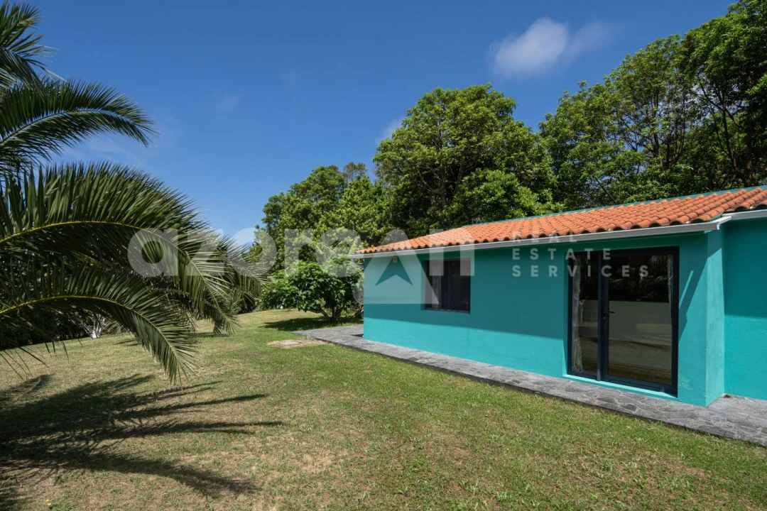 Moradia T7 para Venda em Fenais da Luz Foto 11