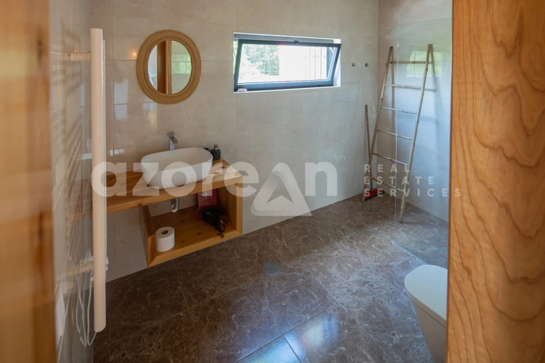 Moradia T7 para Venda em Fenais da Luz Foto 14