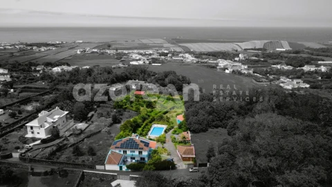 Moradia T7 para Venda em Fenais da Luz